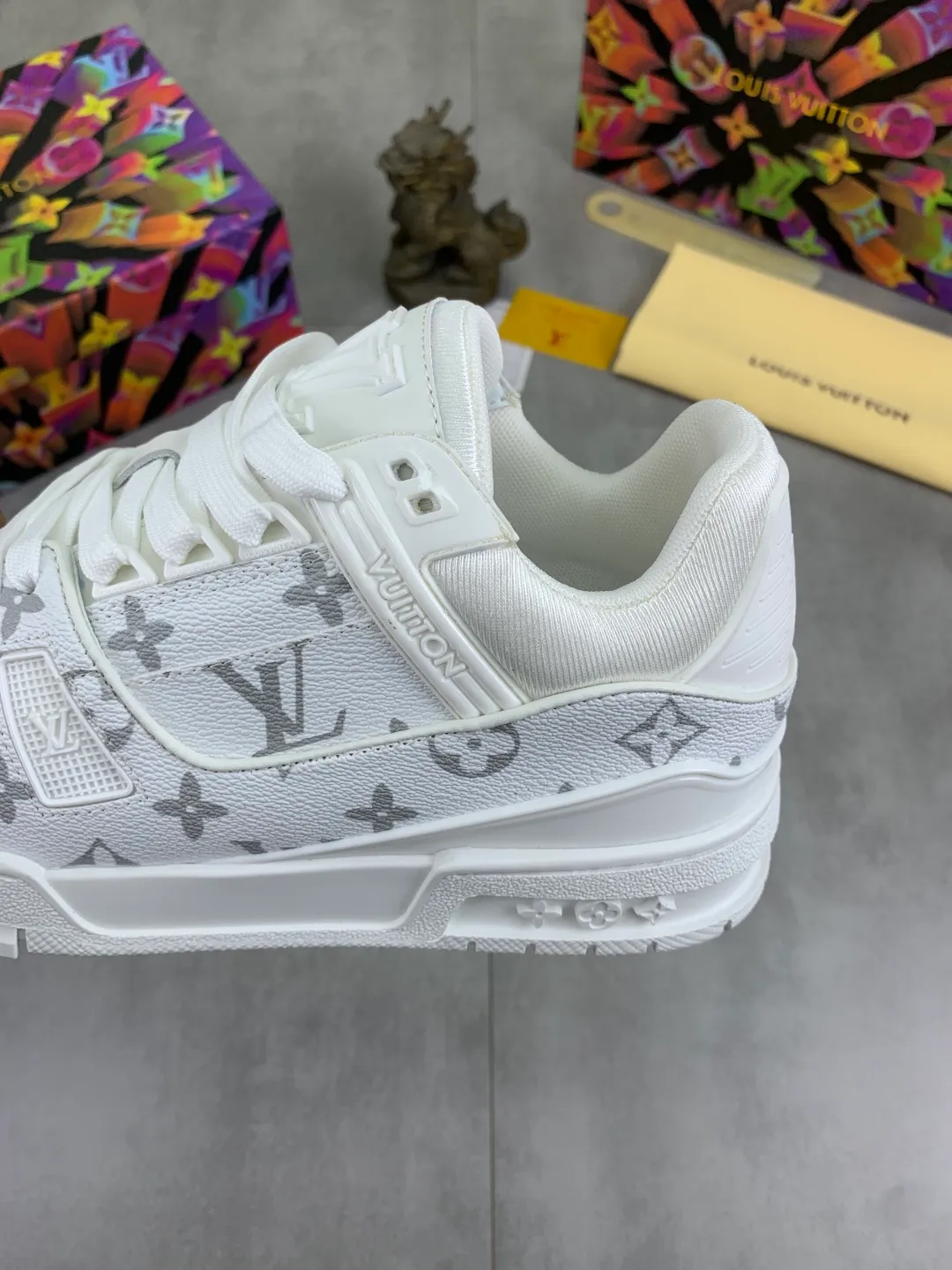 Men's men's shoes 💰P580 New style 💰💎💎Latest color High version 2025Louis*Vuitto* LV Traine Catwalk TRAINER outsole and fabric private model A shoe that definitely costs a lot of money and effort. This series was designed after the arrival of Vifgil. It is favored by many fans every season. Original TPU outsole Original packaging Color: black Available in white (available from stock, super fast shipping) Code number: 35-46